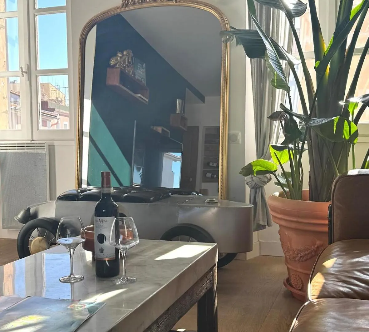 Coeur Saint Raphael-Appartement Chic A 150M De La Mer 0*, Saint-Raphael (Var) France