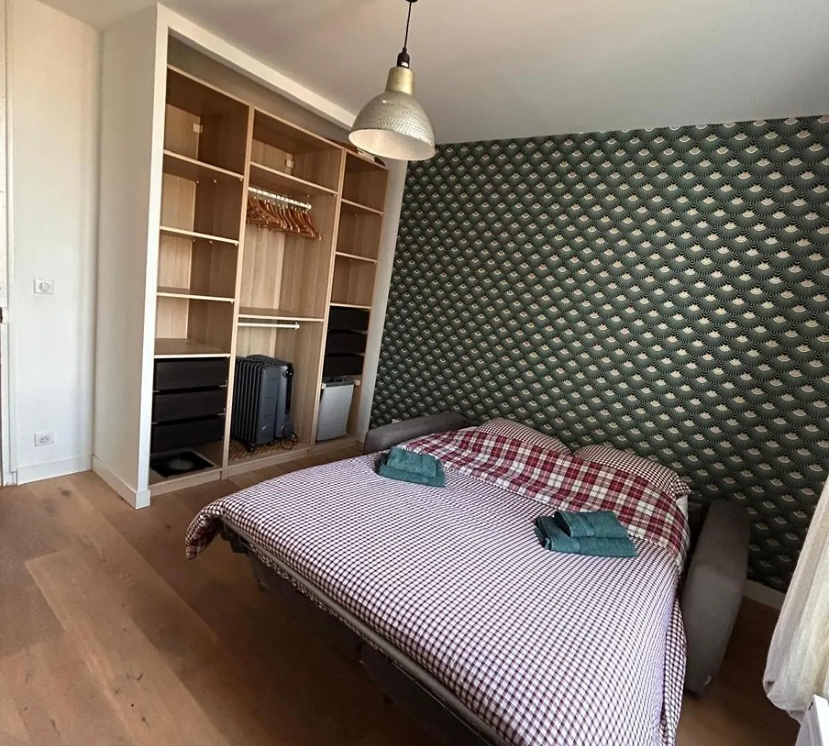 Coeur Saint Raphael-Appartement Chic A 150M De La Mer Apartment