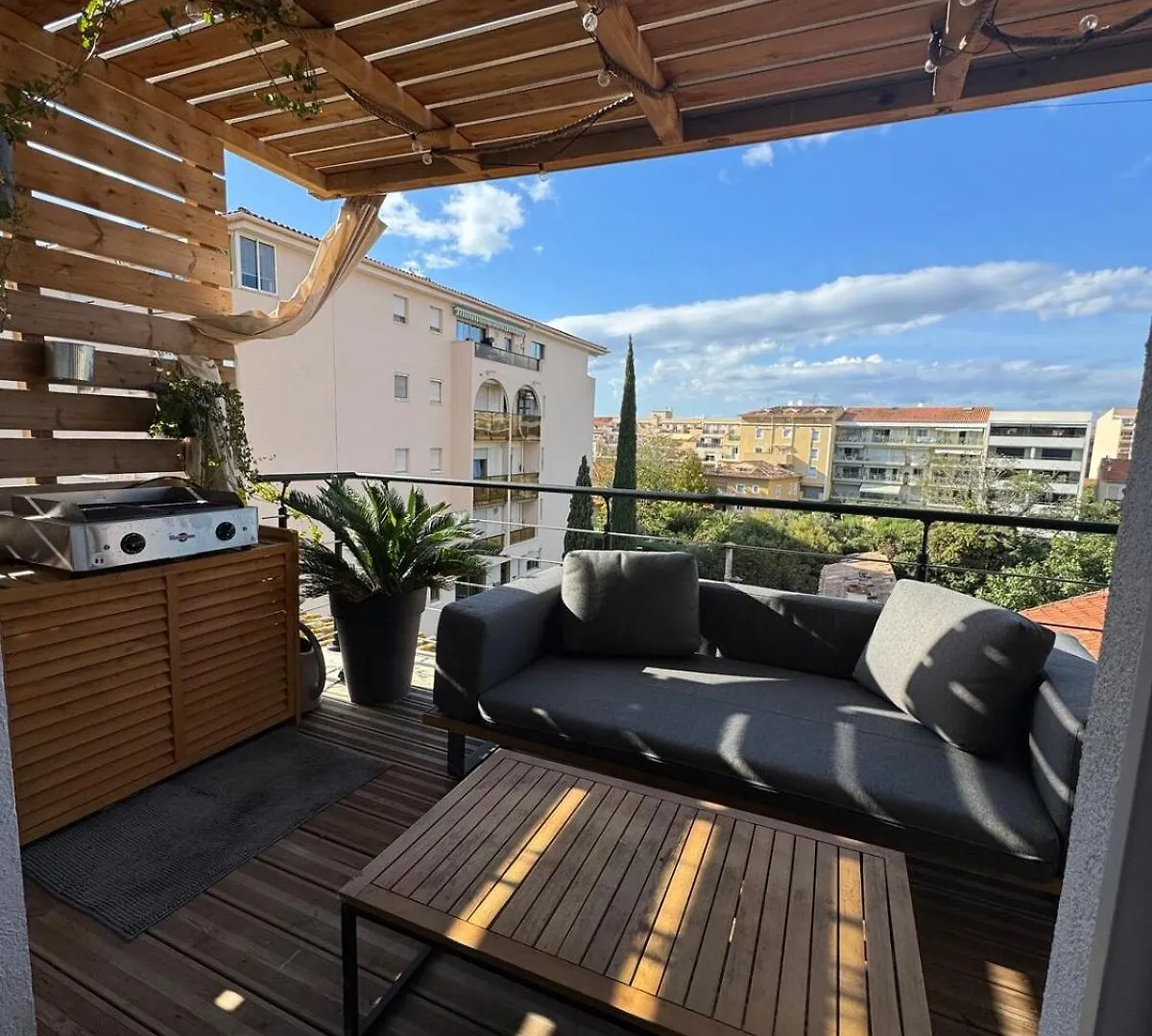 Coeur Saint Raphael-Appartement Chic A 150M De La Mer Saint-Raphael (Var)